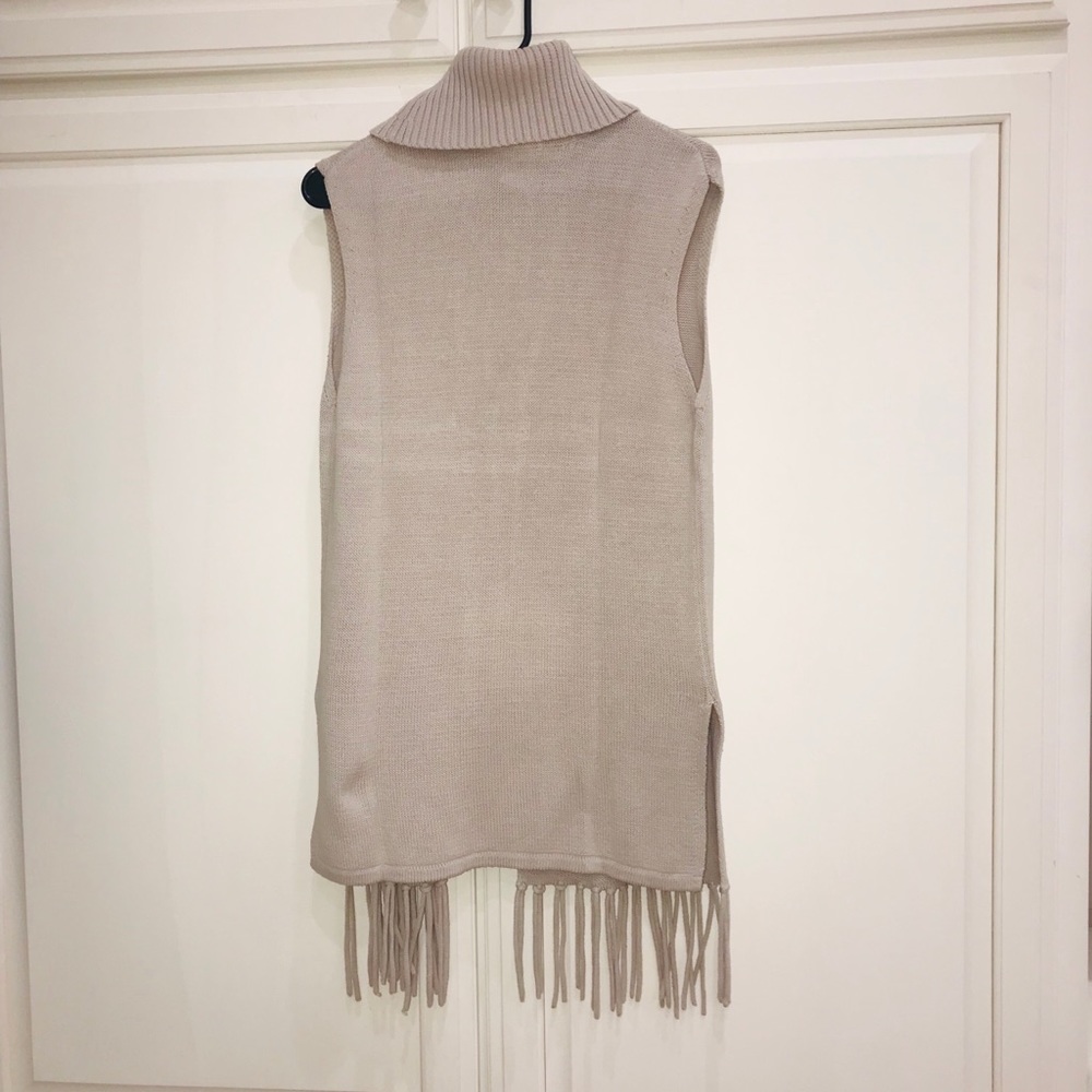 Sweater - Picture 2 of 6